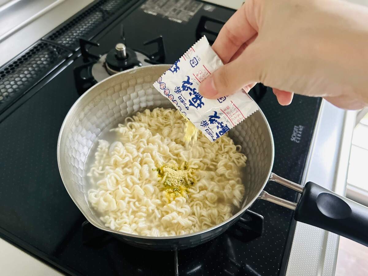 水卜麻美アナがやっている「袋麺の食べ方」
