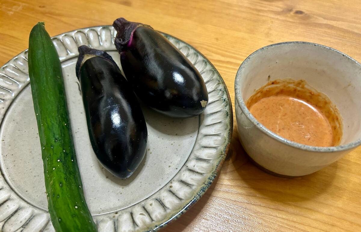 和田明日香さん「蒸しなすのピリ辛ごまだれ」のレシピ