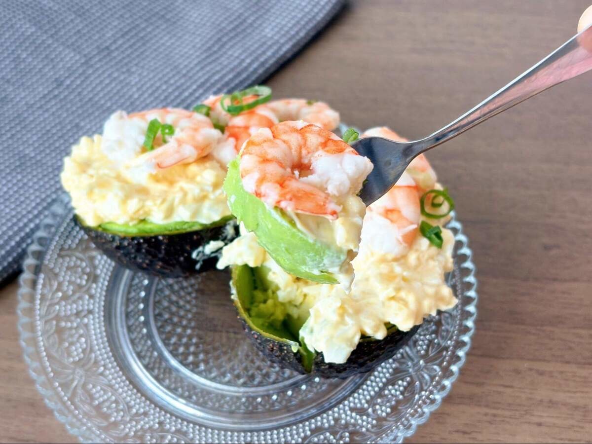 りんちょこチャンネルさん「海老とアボカドのタルタル仕立て」のレシピ