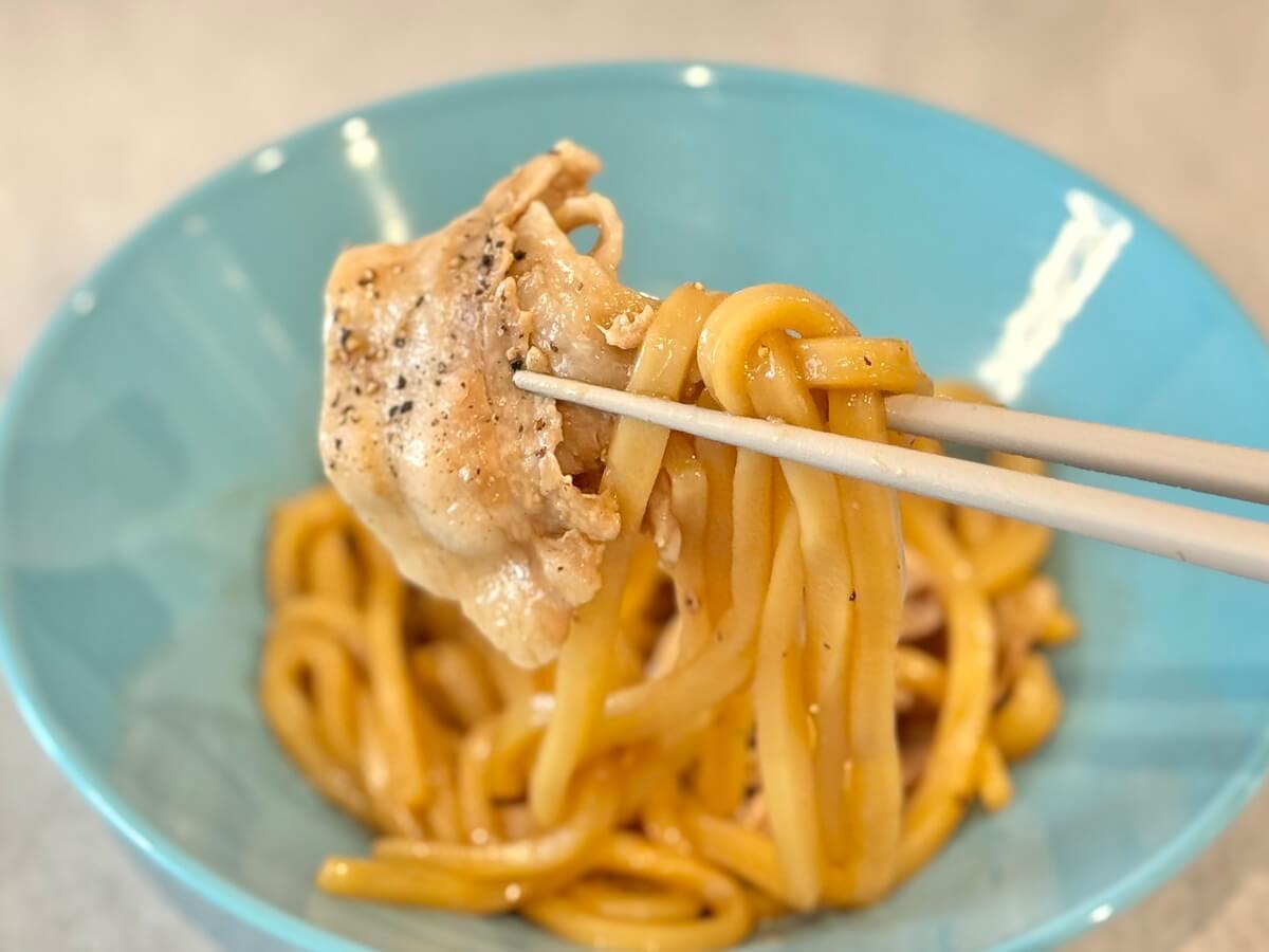 りゅうさん「豚バラのコク旨バターうどん」のレシピ