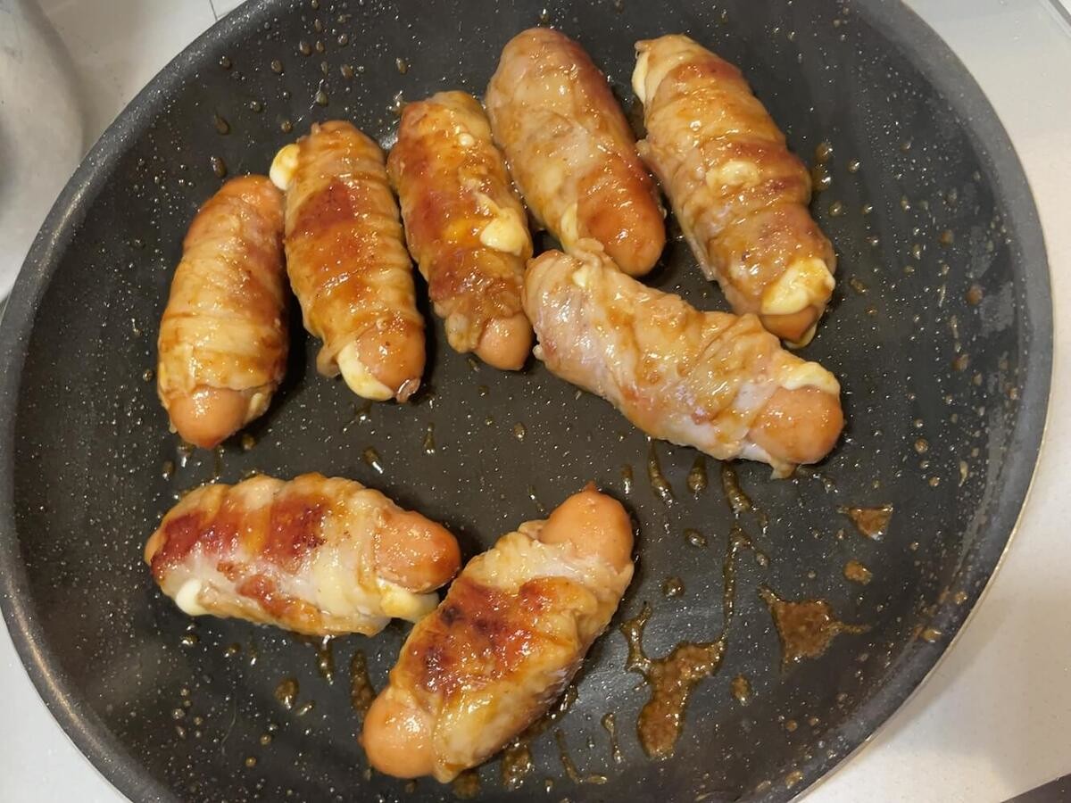 ウインナーのチーズ豚バラ肉巻き