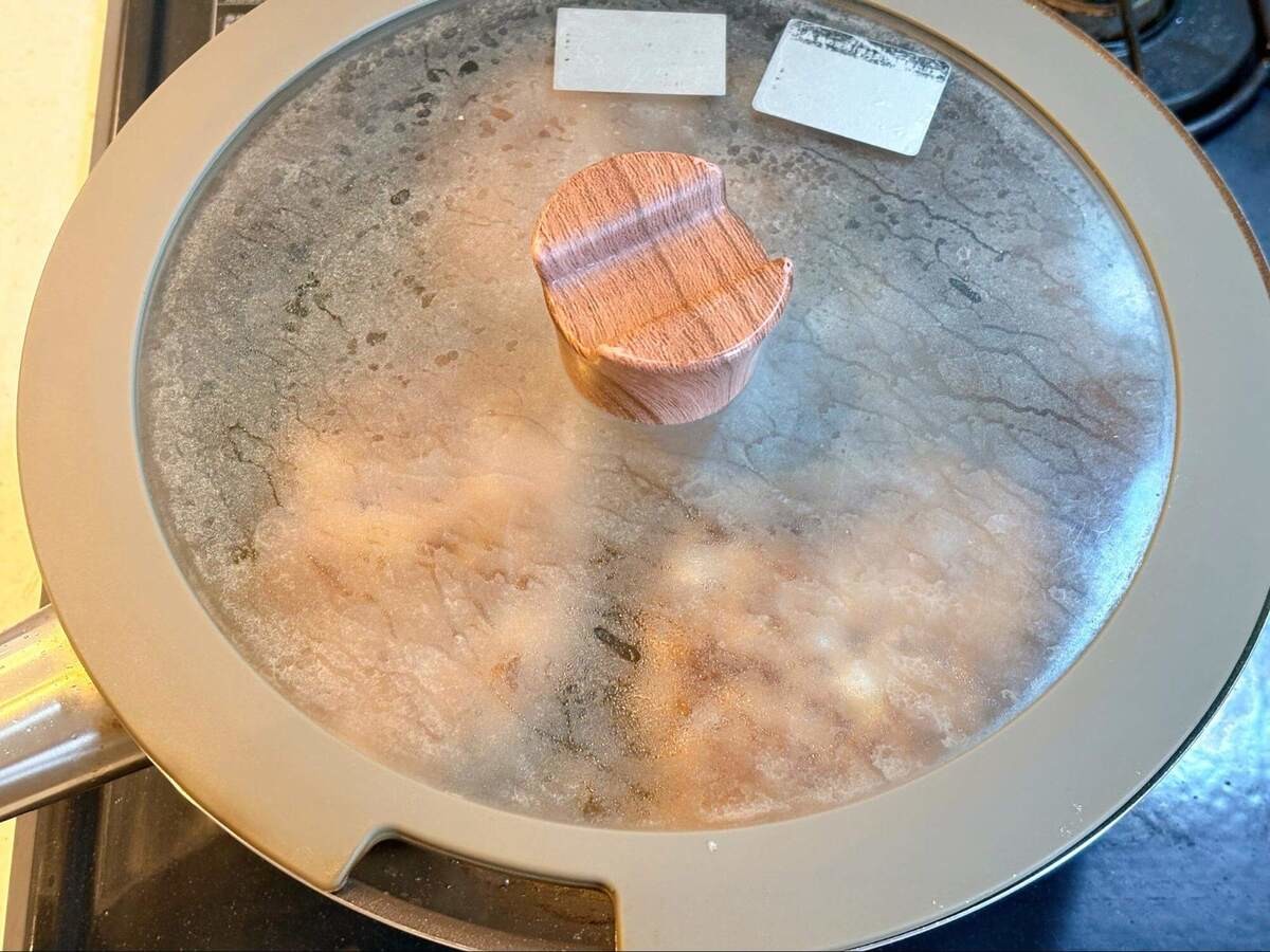 玉ねぎたっぷり超簡単！肉汁たっぷりハンバーグ