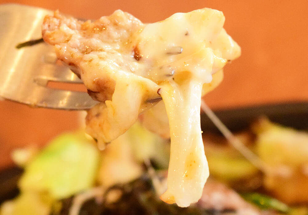 ガスト「チーズONチーズINタッカルビ風ハンバーグ」実食レポ