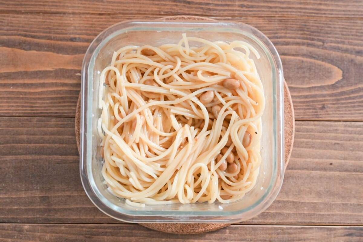 セブン-イレブン公式「レンジでほんとうに美味しい金の納豆パスタ」