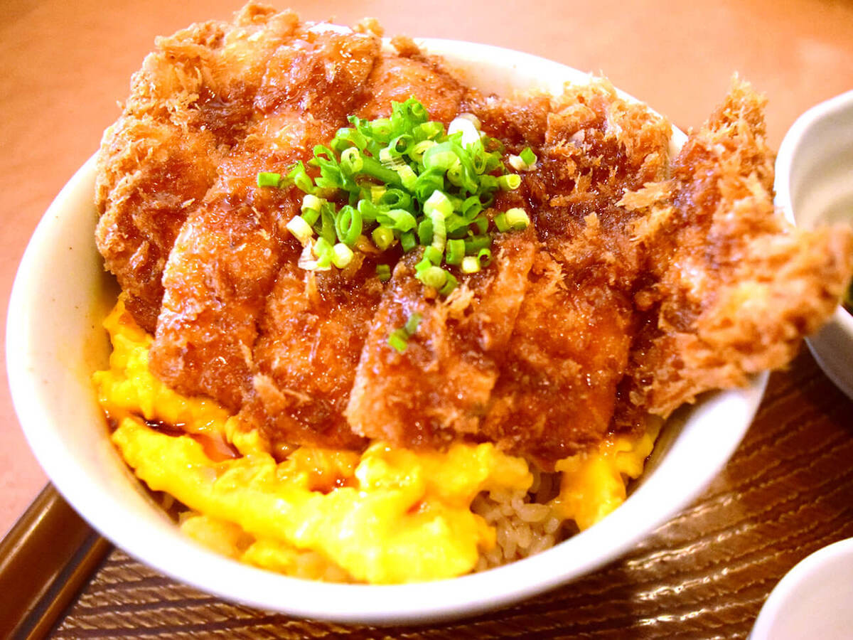 ガスト「チキンカツ玉子丼定食」実食レポ