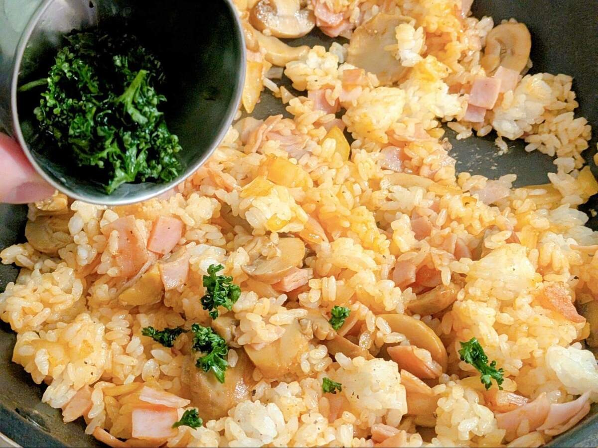 マロンさん「丸ごとピーマンのケチャップライス詰め」