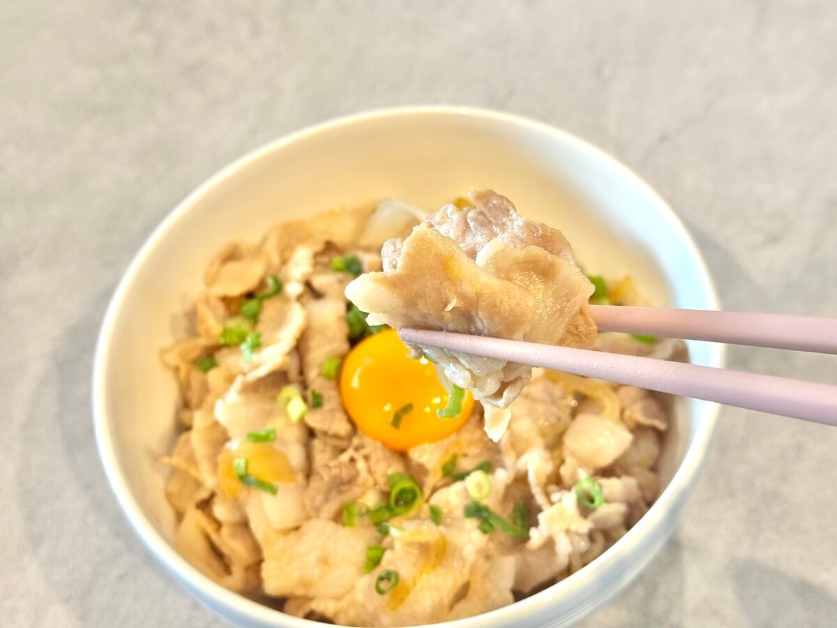 鳥羽周作さん「ガツンとうまい！！ロマンの豚丼」