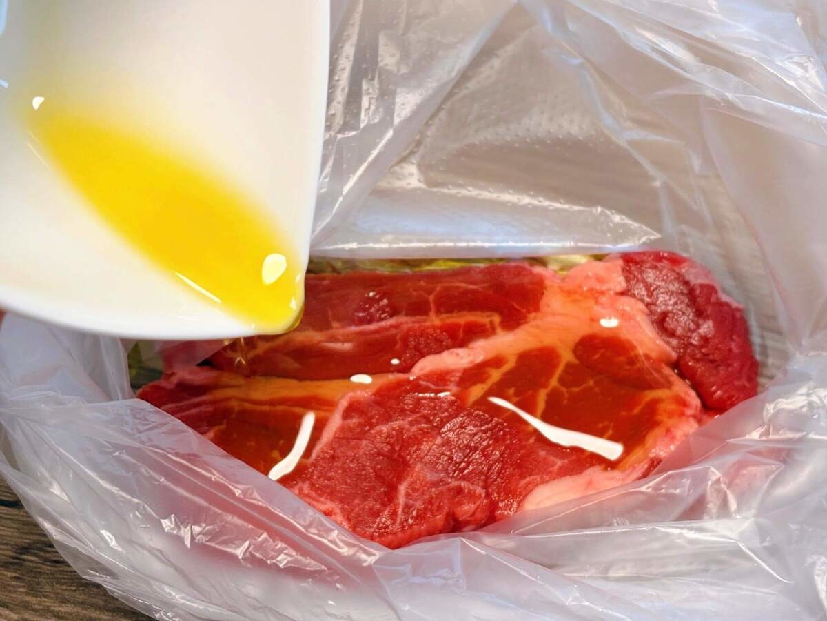 所さんの目がテン！「油を活用してステーキ肉をジューシーに焼く裏技」検証