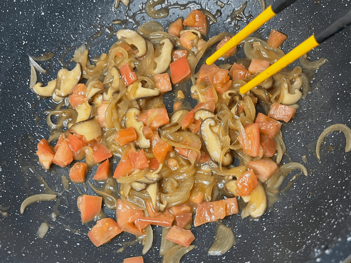 大庭英子さん「豚こまの丸め焼き 甘酢あん」