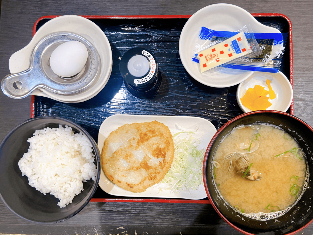 資さんうどんでモーニング