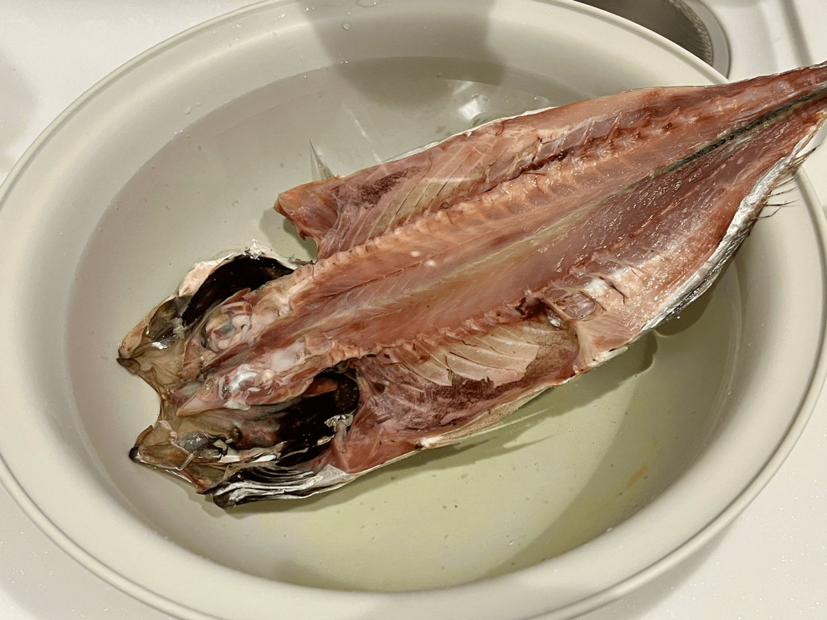 村上祥子さん「電子レンジでアジの干物を焼く方法」