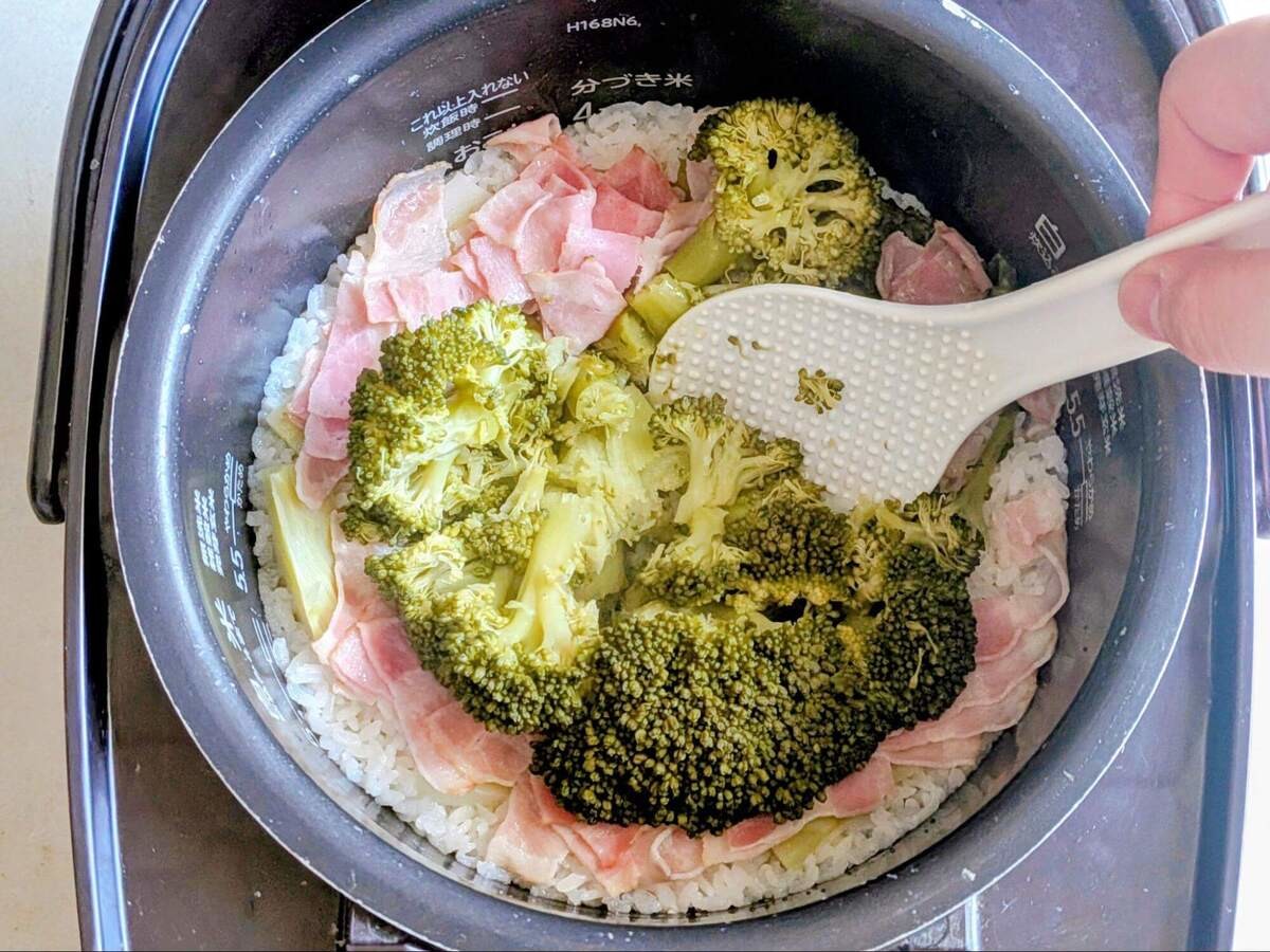 ブロッコリー丸ごと炊き込みご飯