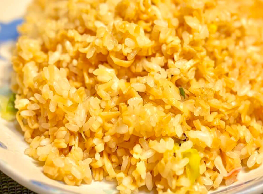 炊飯器で簡単!カップヌードルで作るシーフードピラフ