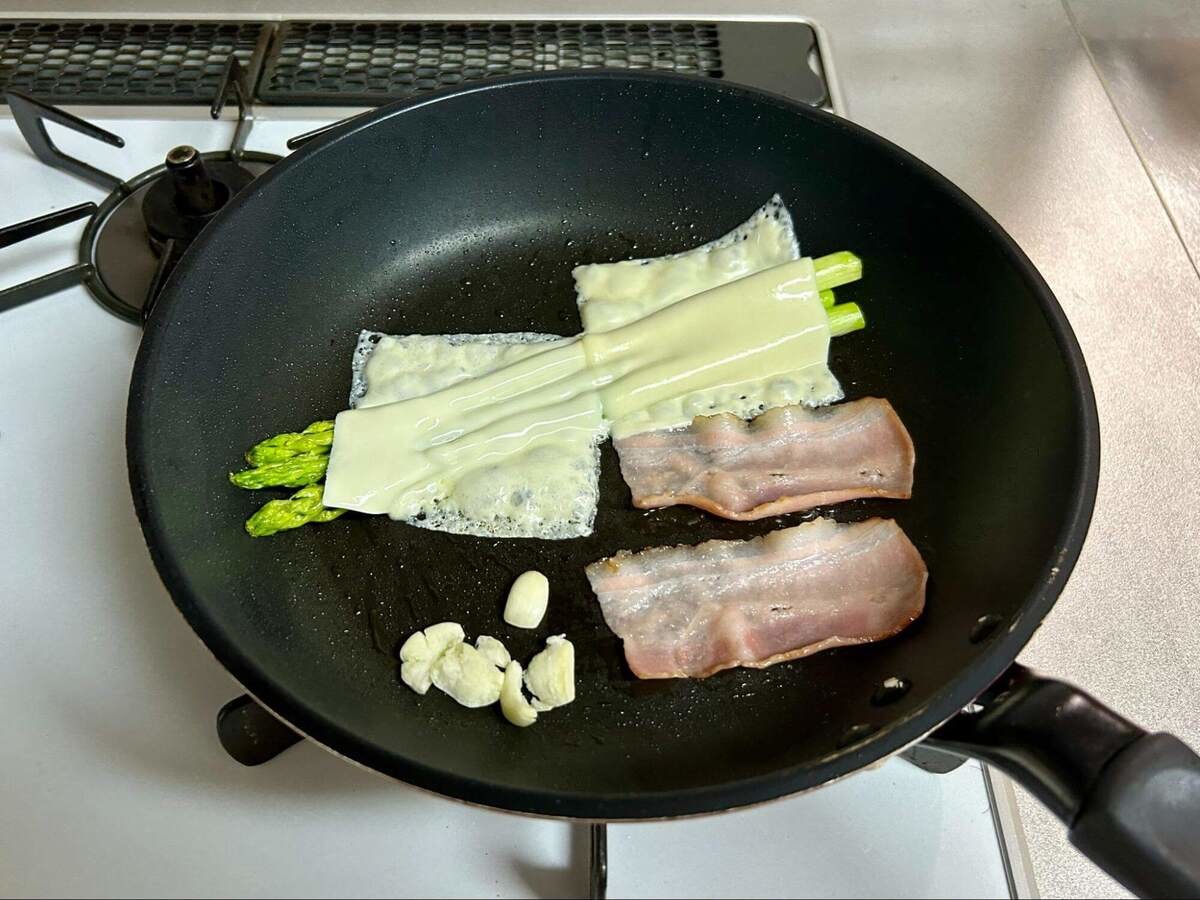 目黒蓮さんをイメージ「グラタン風アスパラとにんにくのチーズ焼き」