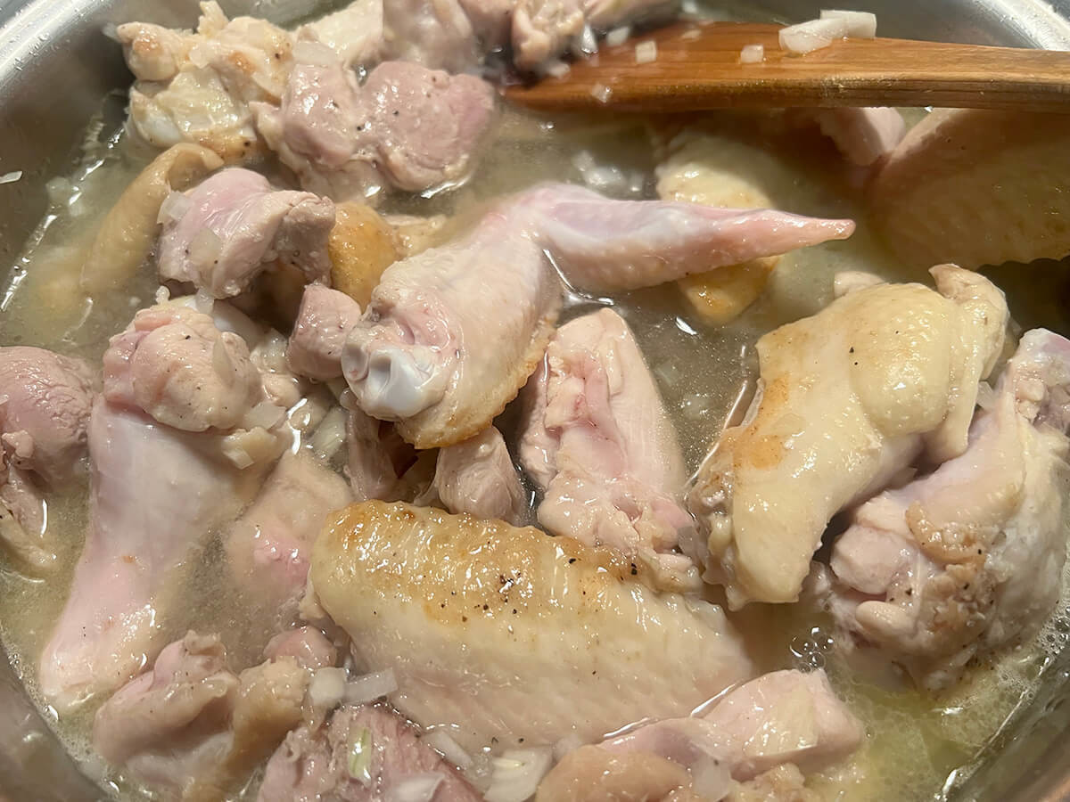 鶏肉の白ワイン煮込み