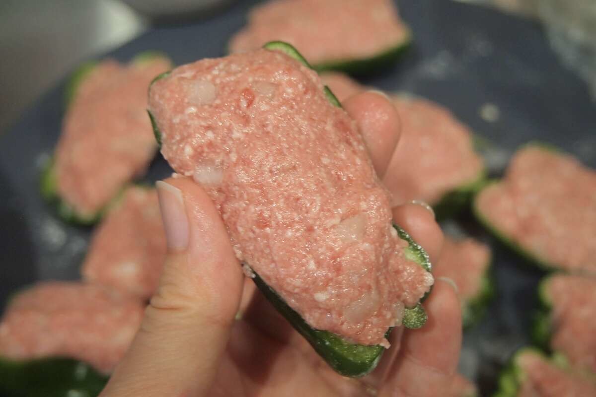 ピーマンの肉づめ