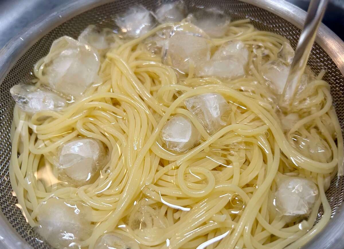 くらこん公式「塩こんぶで冷製和風トマトパスタ」