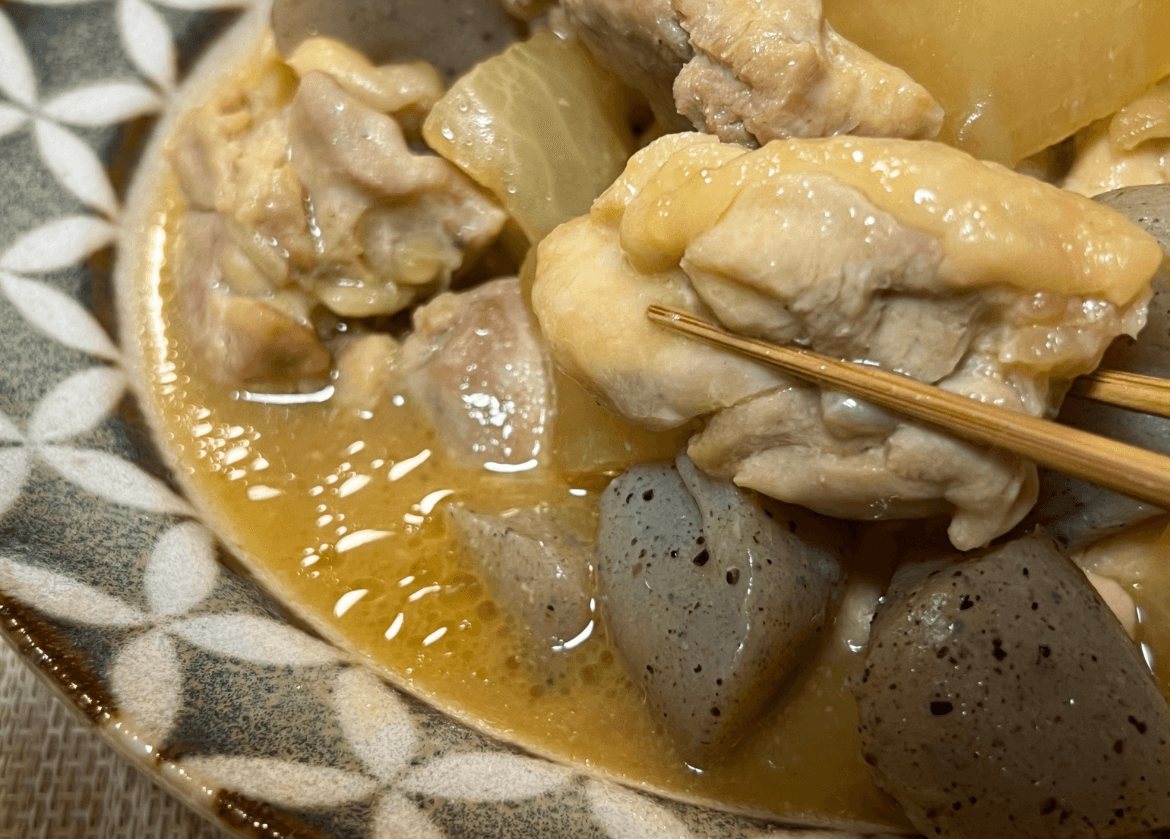 まりこさん「鶏もも大根の味噌煮込み」のレシピ