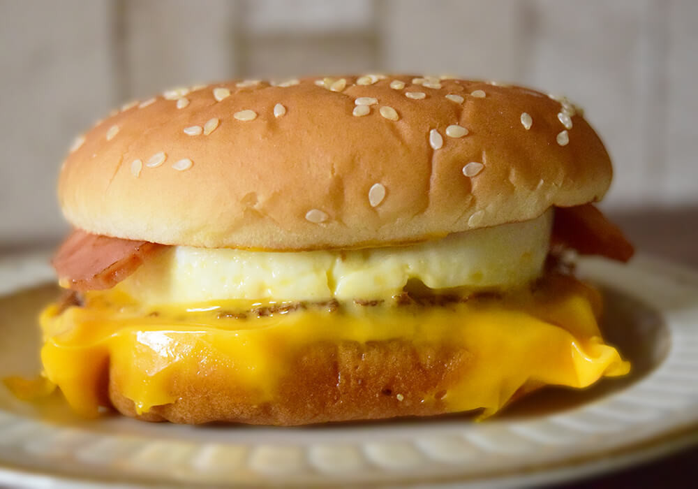 マクドナルド「チーズ月見」