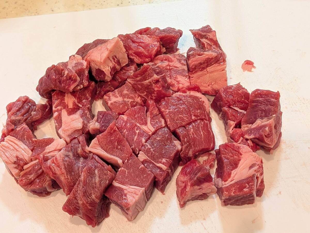 和田明日香さん「サイコロステーキおろしソース」