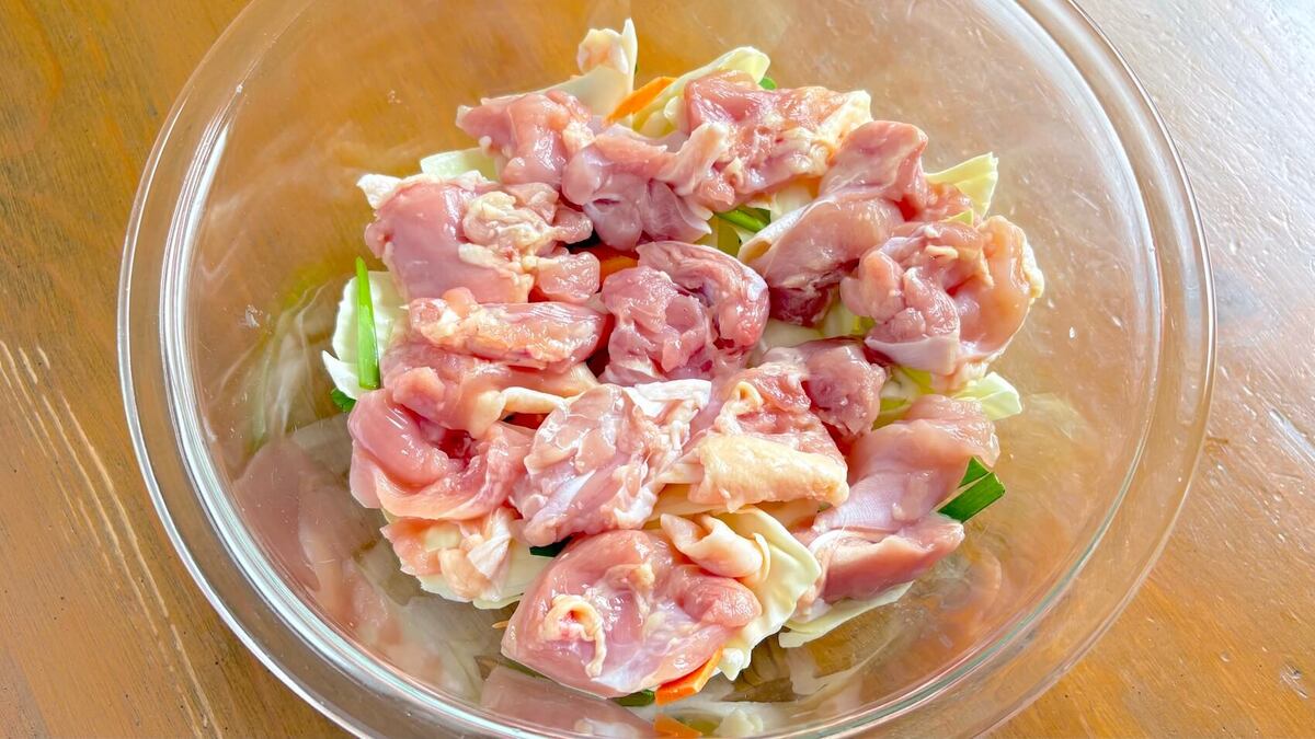 鶏と野菜のにんにく味噌マヨ蒸し