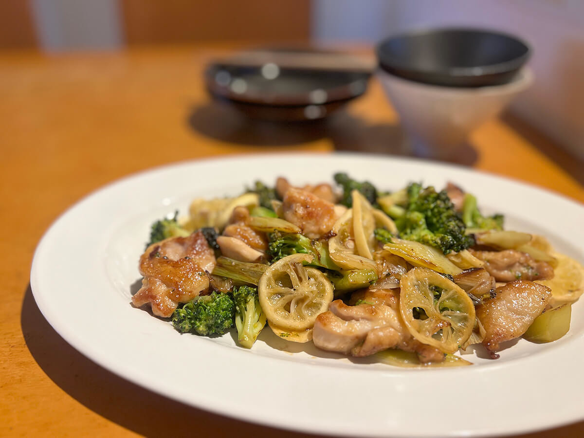 ブロッコリーと鶏肉の塩レモン炒め