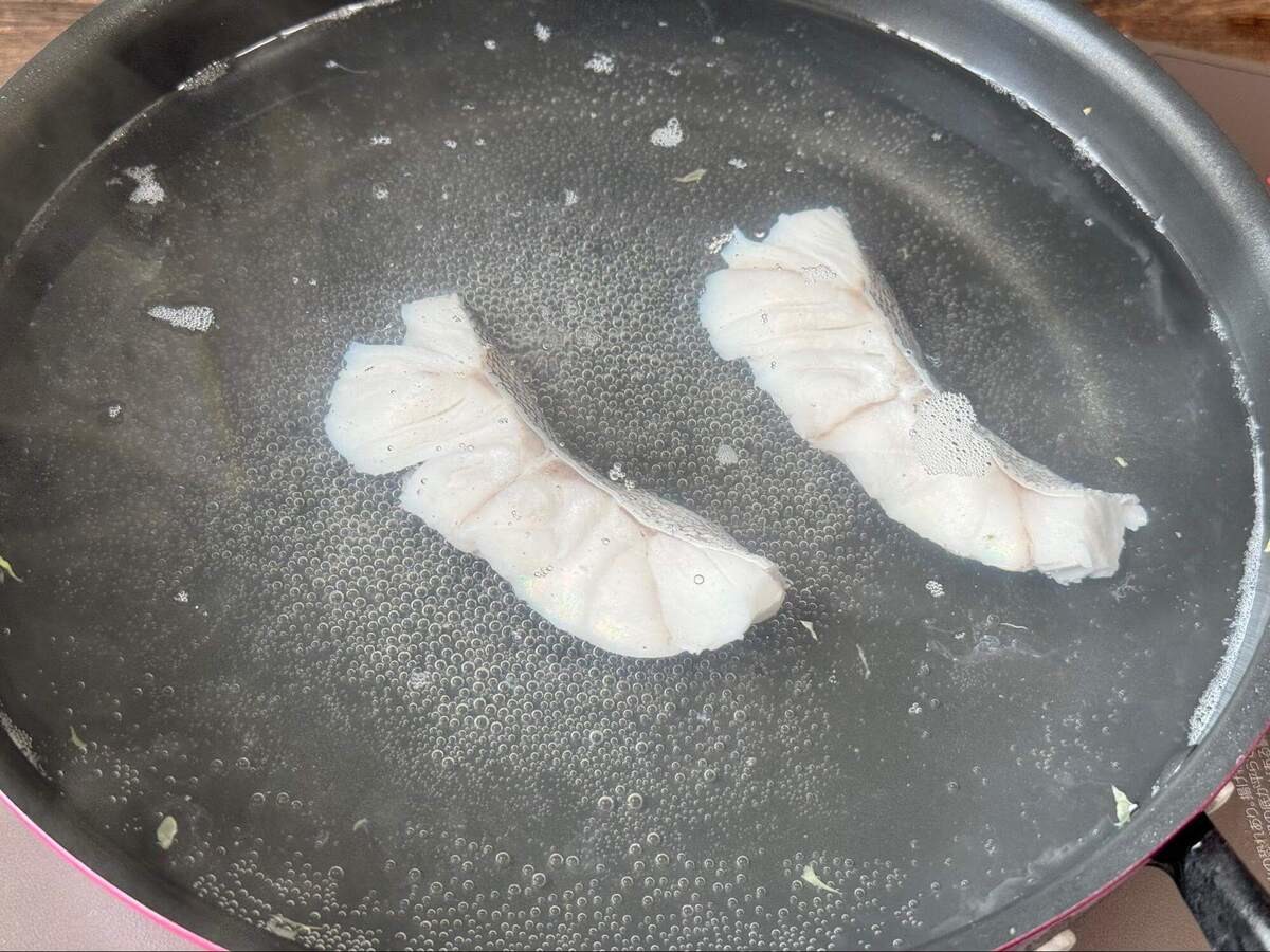 長谷川あかりさん「白身魚とレタスのオイスターソースがけ」