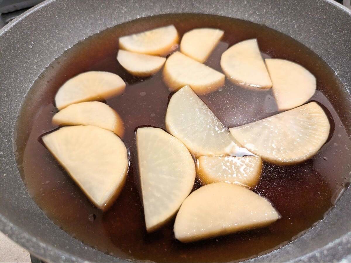 和田明日香さん「時短でもしみるブリ大根」