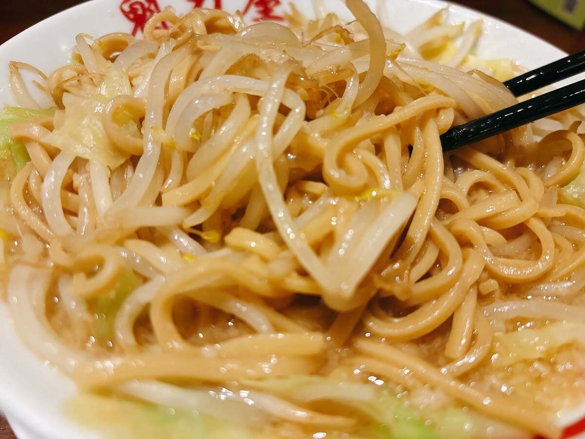 魁力屋「にんにく背脂醤油ラーメン」