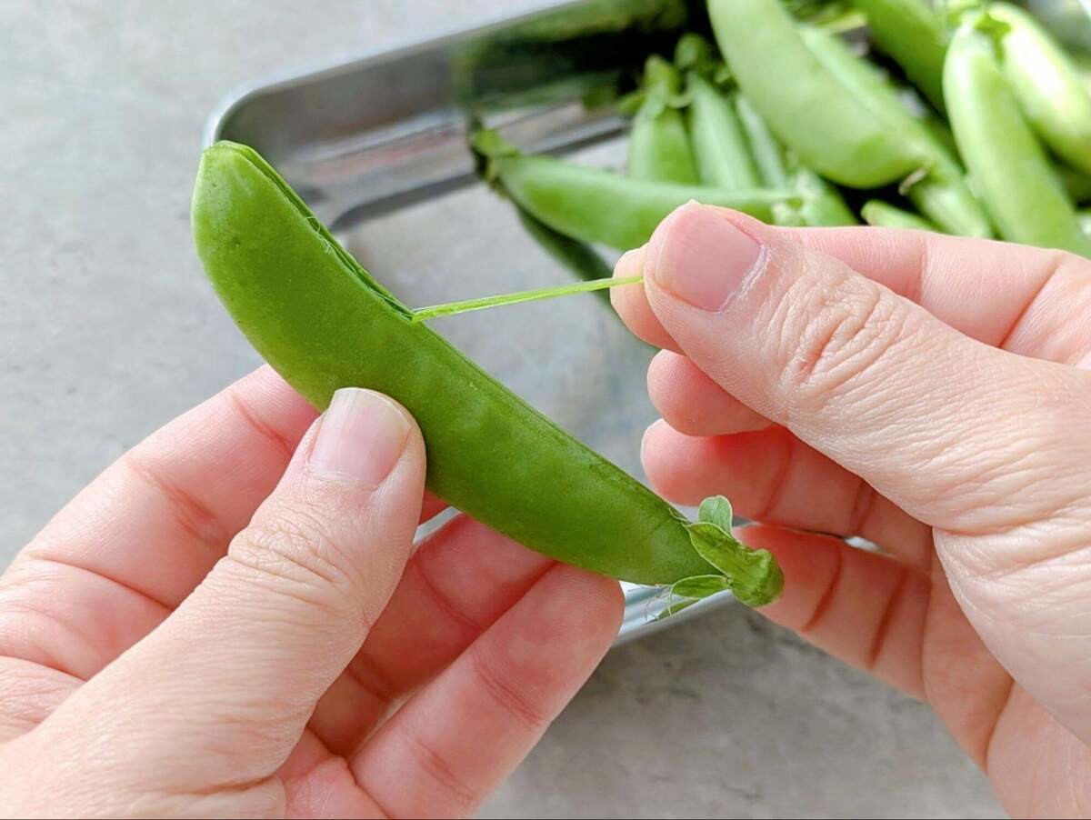 スナップエンドウとホタテのバター炒め