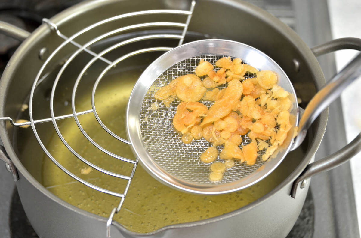 油をふき取ったキッチンペーパー