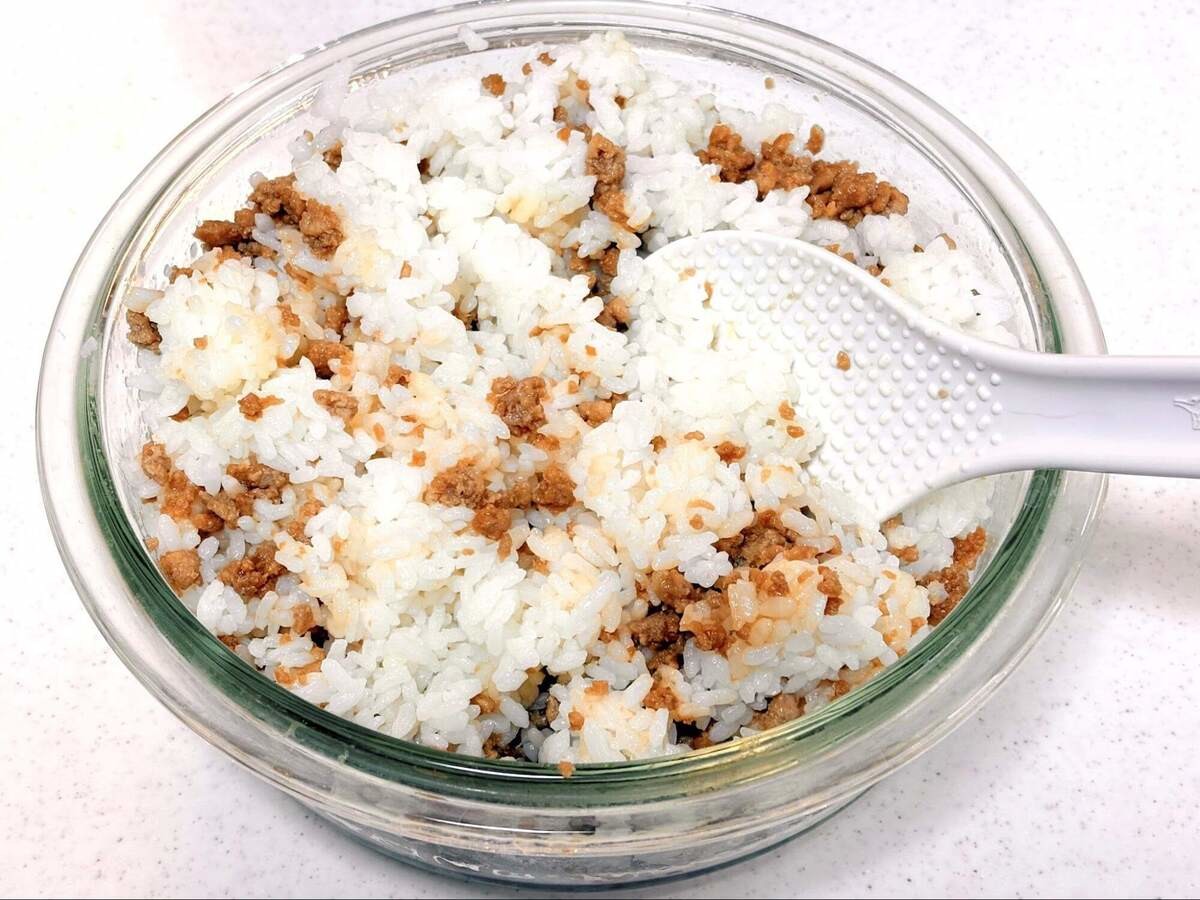 青じそと黒ごまのそぼろご飯
