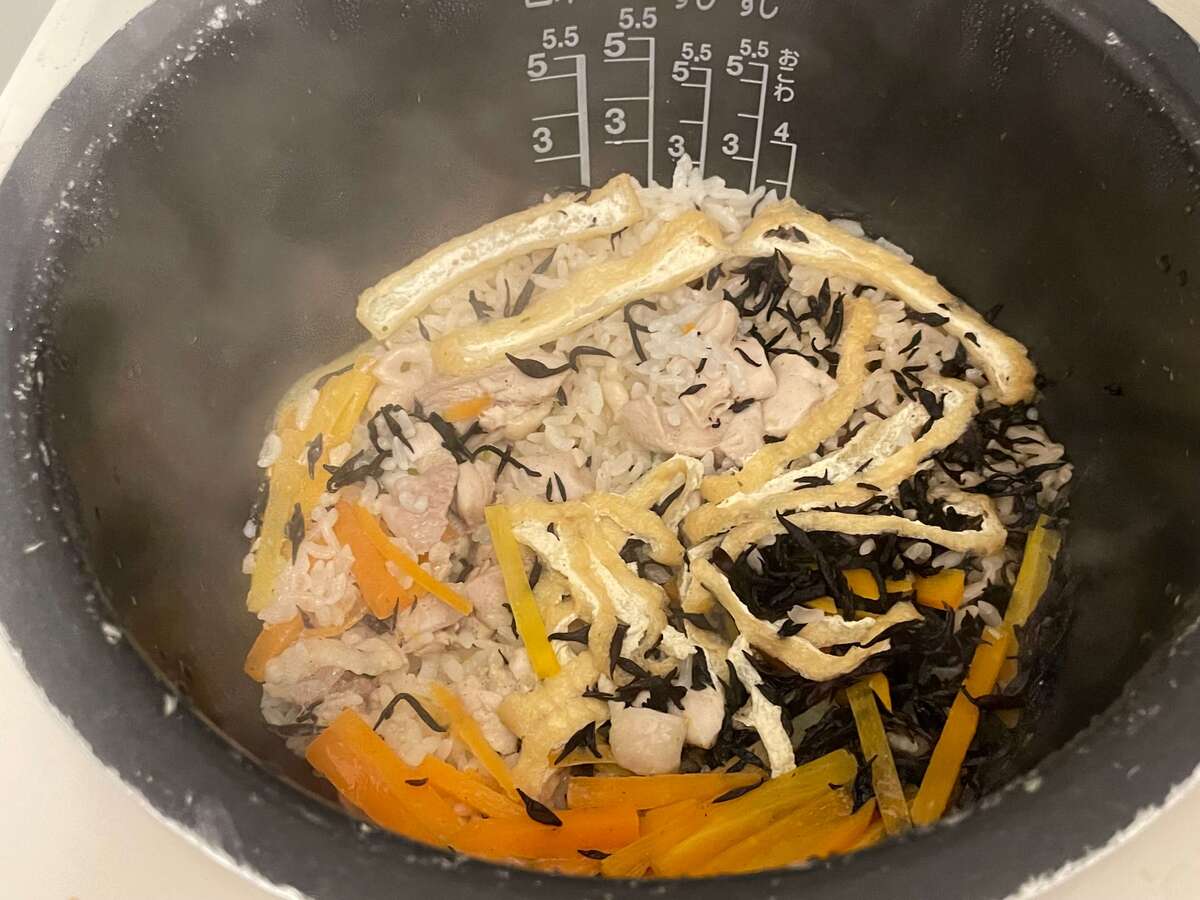 ヒガシマル公式「ひじきの炊き込みごはん」