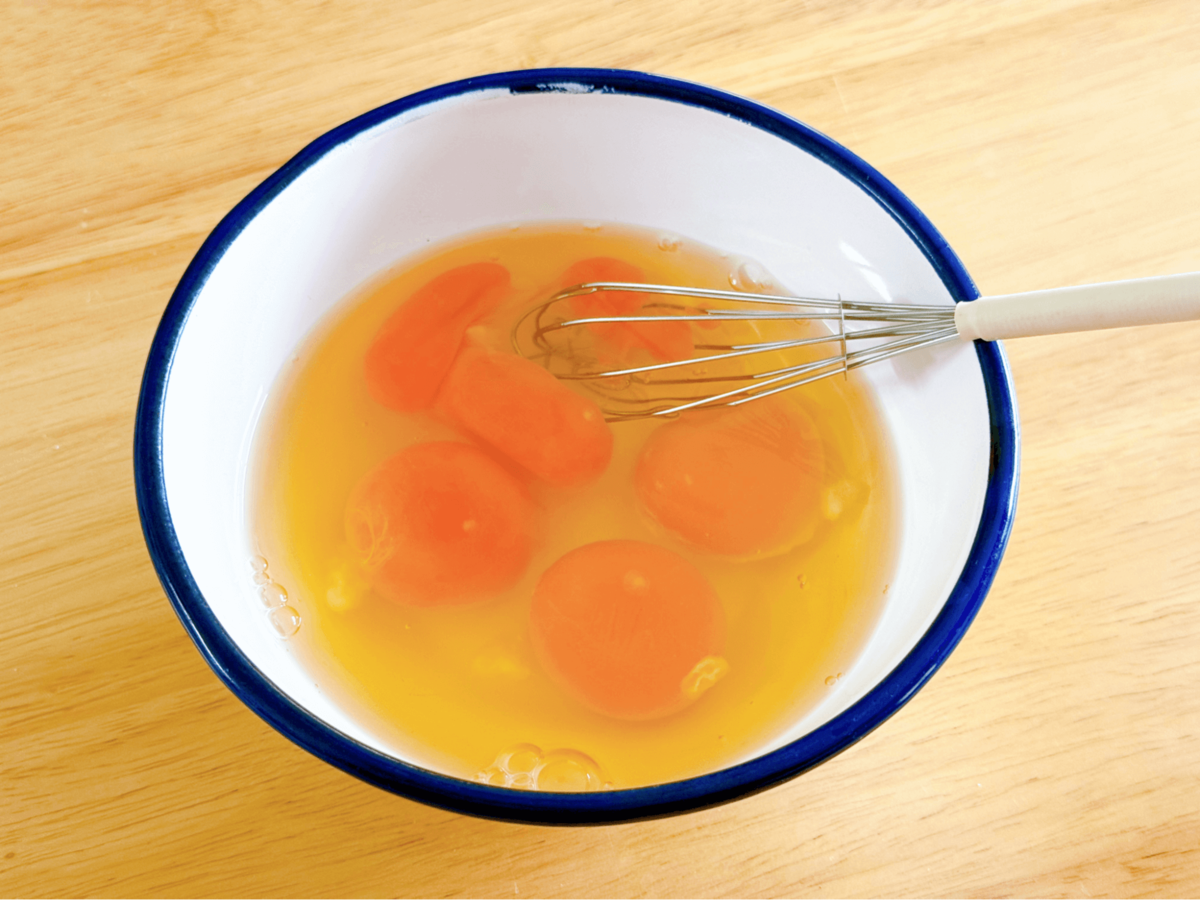 オープンオムライスの梅みそソース