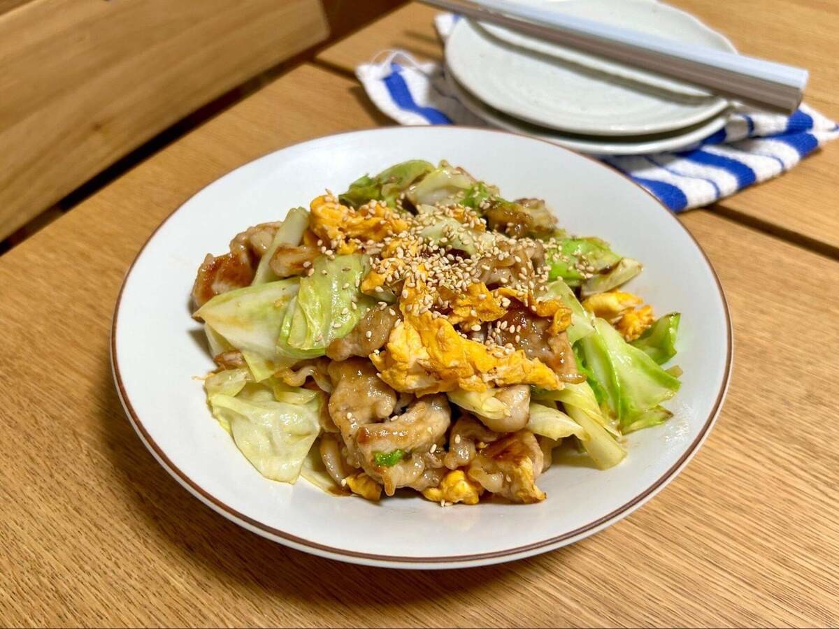 キッコーマン公式「豚たまキャベツの中華風炒め」のレシピ