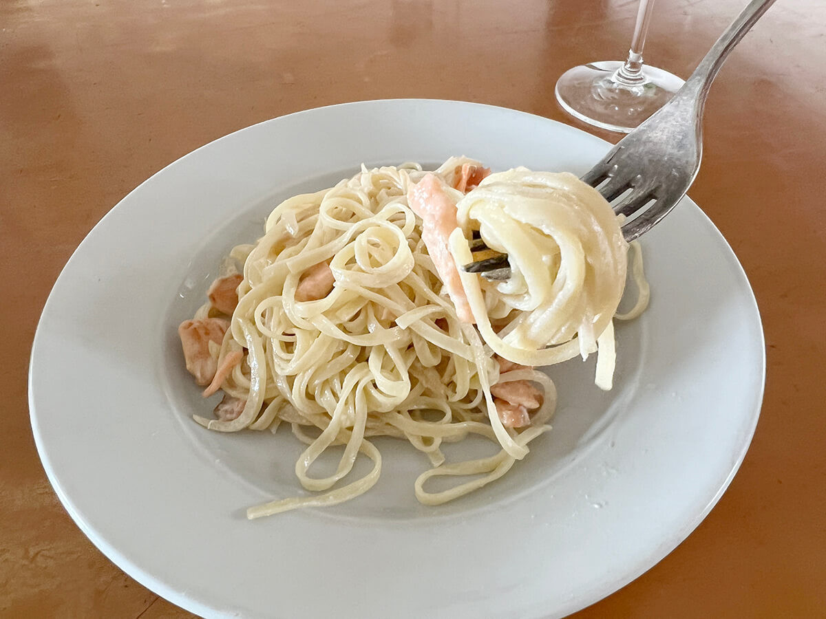 スモークサーモンのクリームパスタ