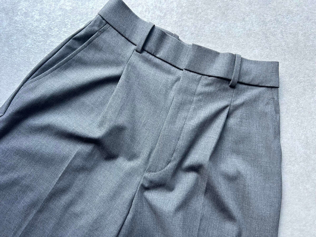 ユニクロ店員の友人おすすめ！「タックワイドパンツ　3,990円（税込）」