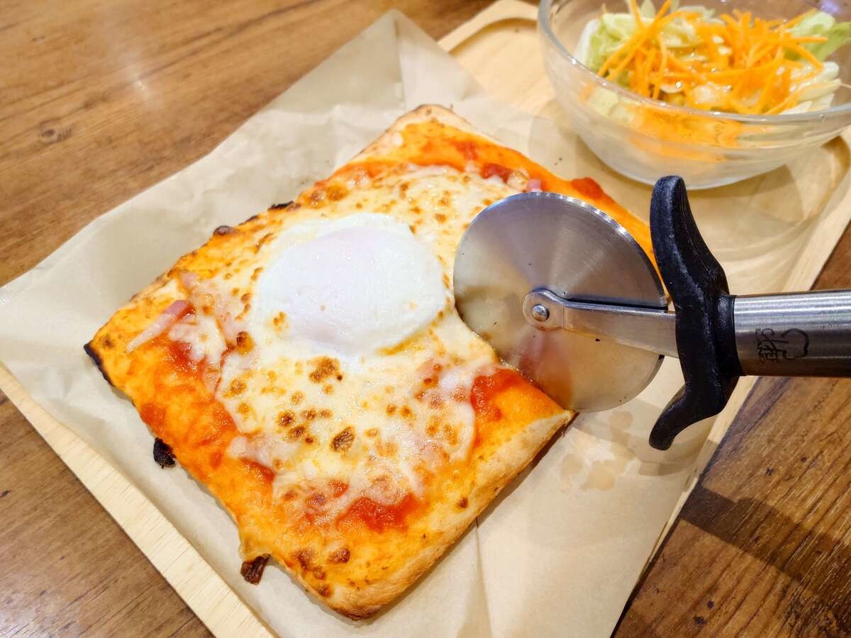 【オリーブの丘】テレビで話題のモーニングピッツァとリゾットを実食レポ