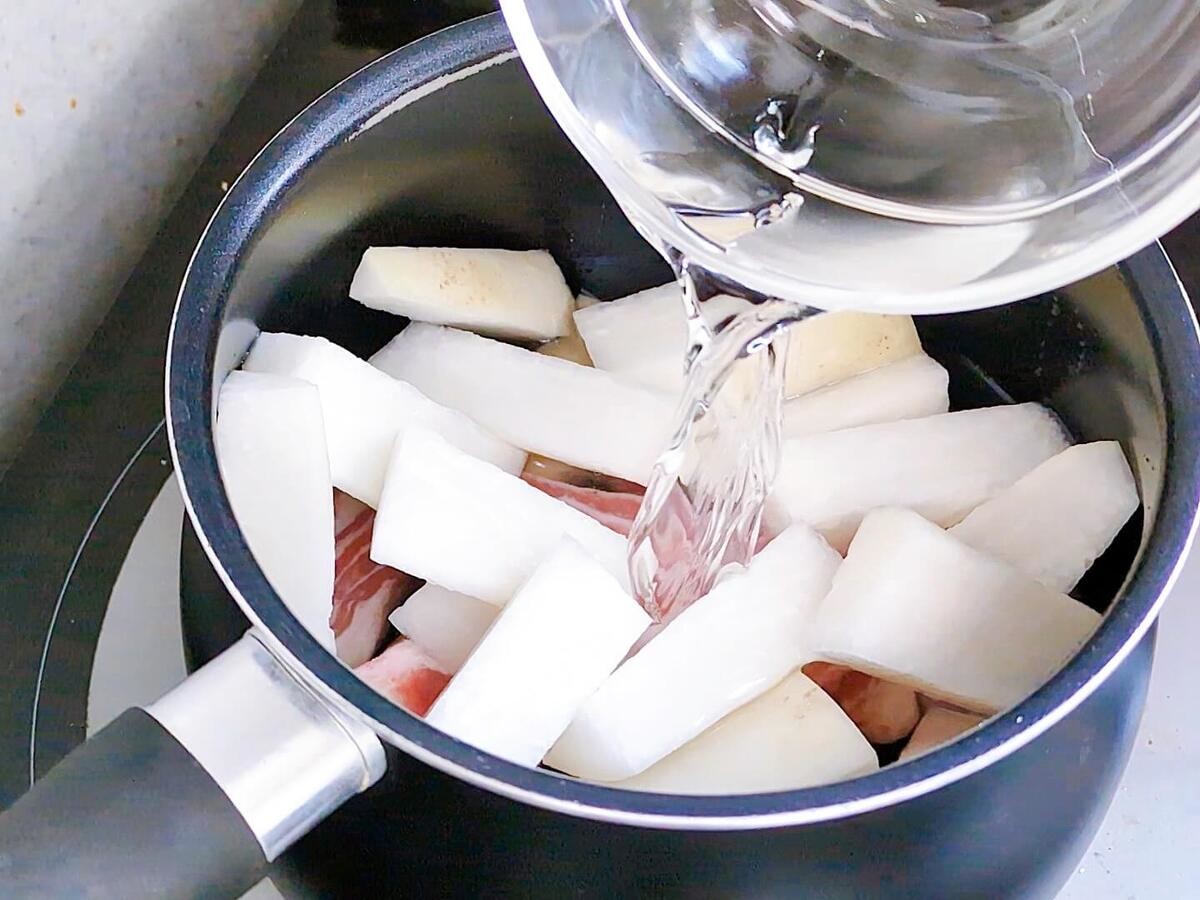 土井善晴さん「スペアリブと大根の塩煮」