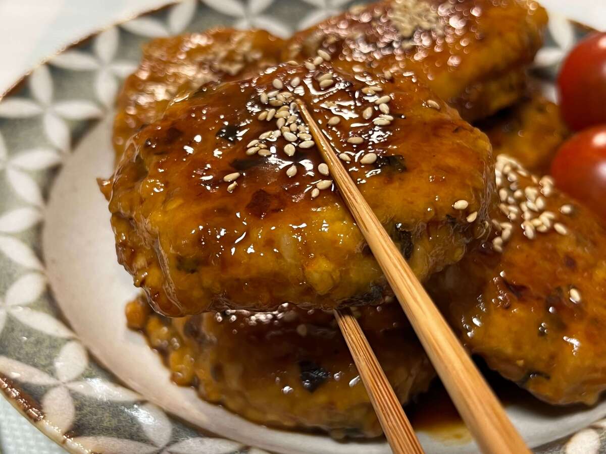 東海漬物公式「こつぶキューちゃん入りつくね」