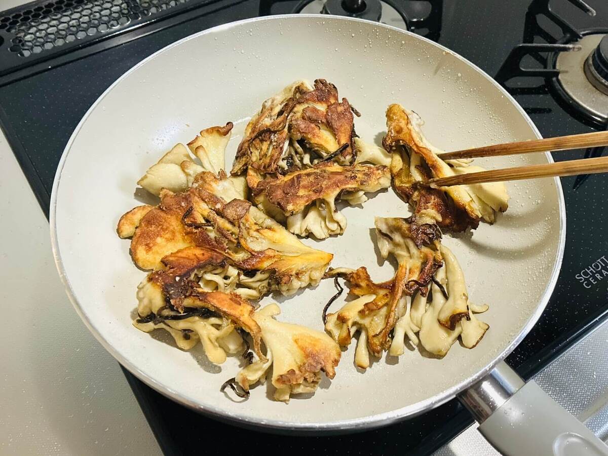 衣が美味しい 雪国まいたけの塩昆布唐揚げ