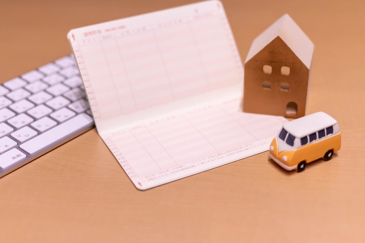 貯金通帳
![](https://image.yomuno.jp/store/articleimage/image/large-87400ec6885abda7403d5b6d37560fa1.jpg?origin=4574137_m.jpg)