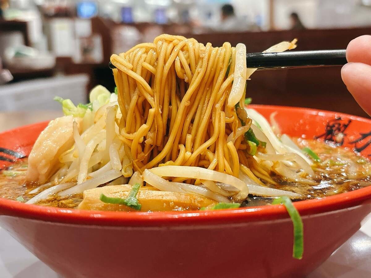 魁力屋「京都漆黒醤油ラーメン」
