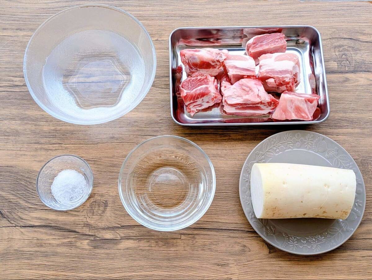 土井善晴さん「スペアリブと大根の塩煮」