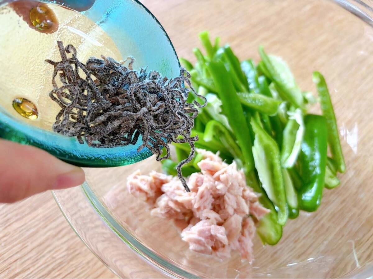 塩こんぶで無限ピーマン