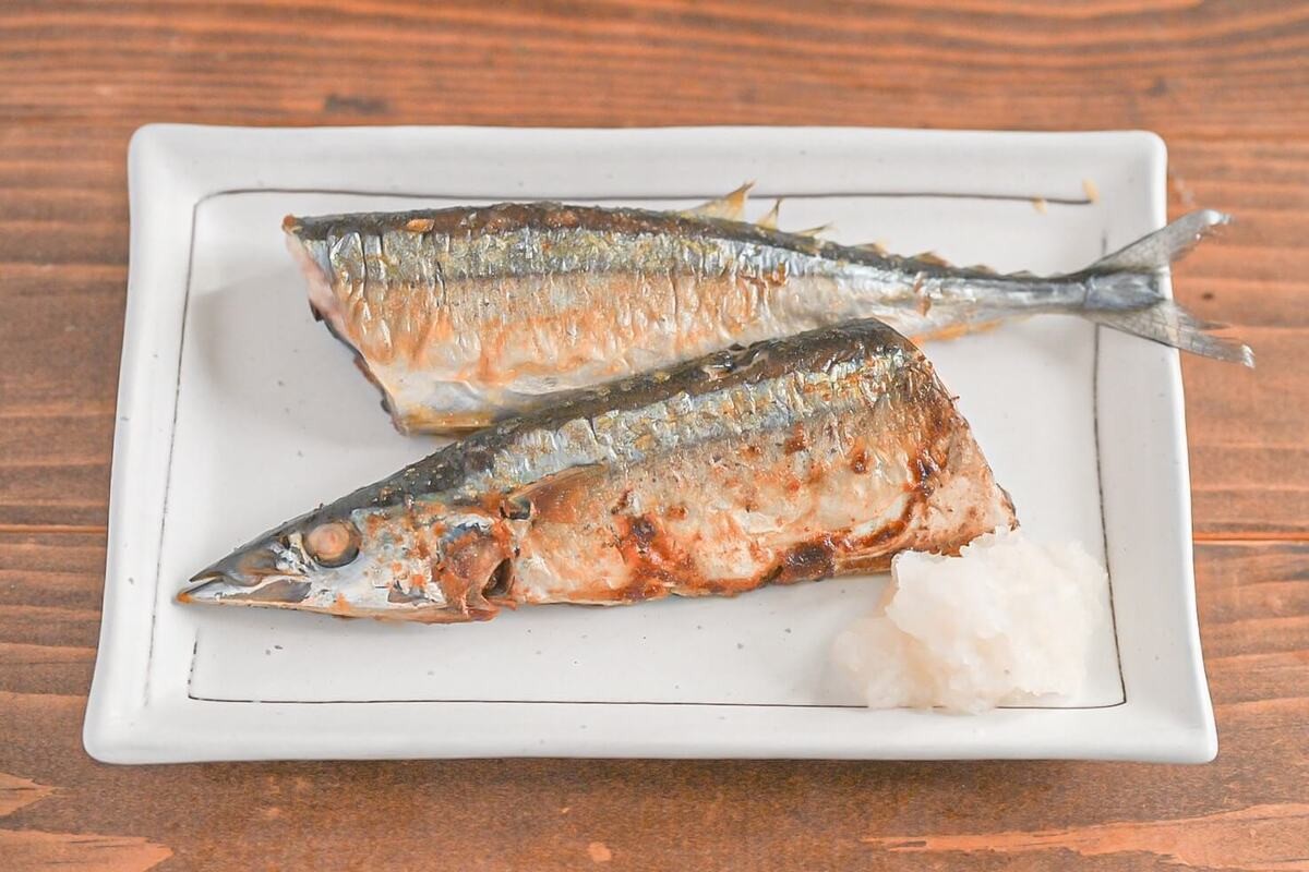 山内鮮魚店さんが教える「フライパンでサンマを美味しく焼く方法」