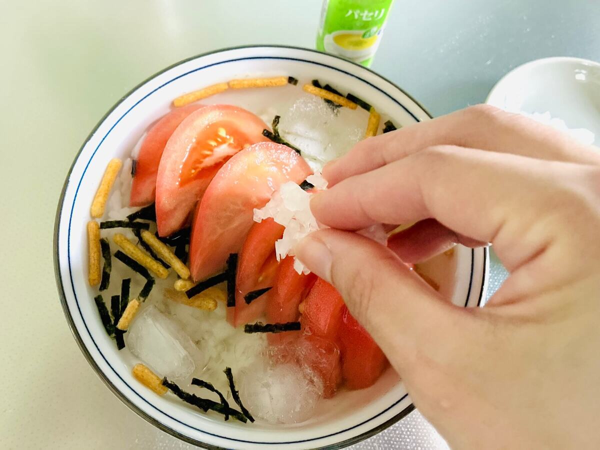 冷やしトマト茶づけ