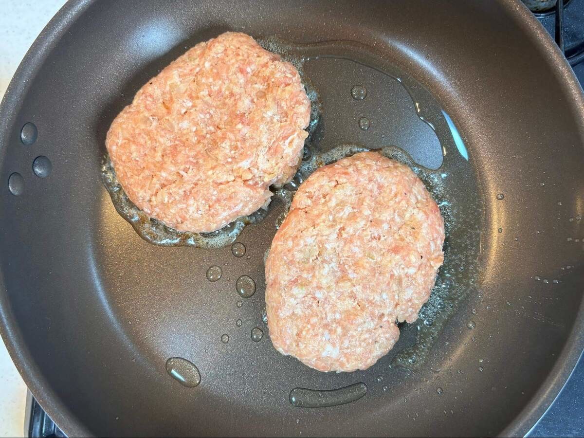 松山ケンイチさん「自家製トマトソースのハンバーグ」