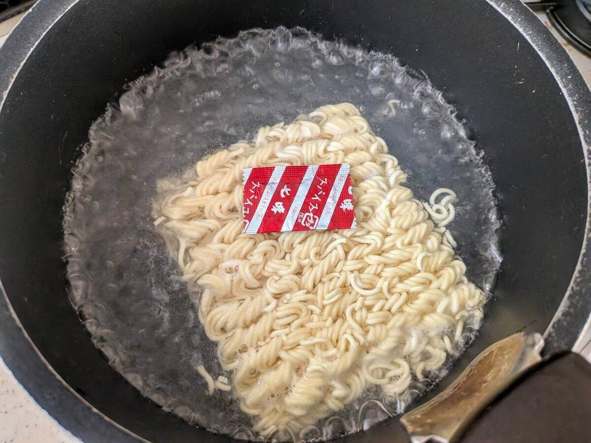 白根誠さん「サッポロ一番みそラーメン 辛うまアレンジレシピ」