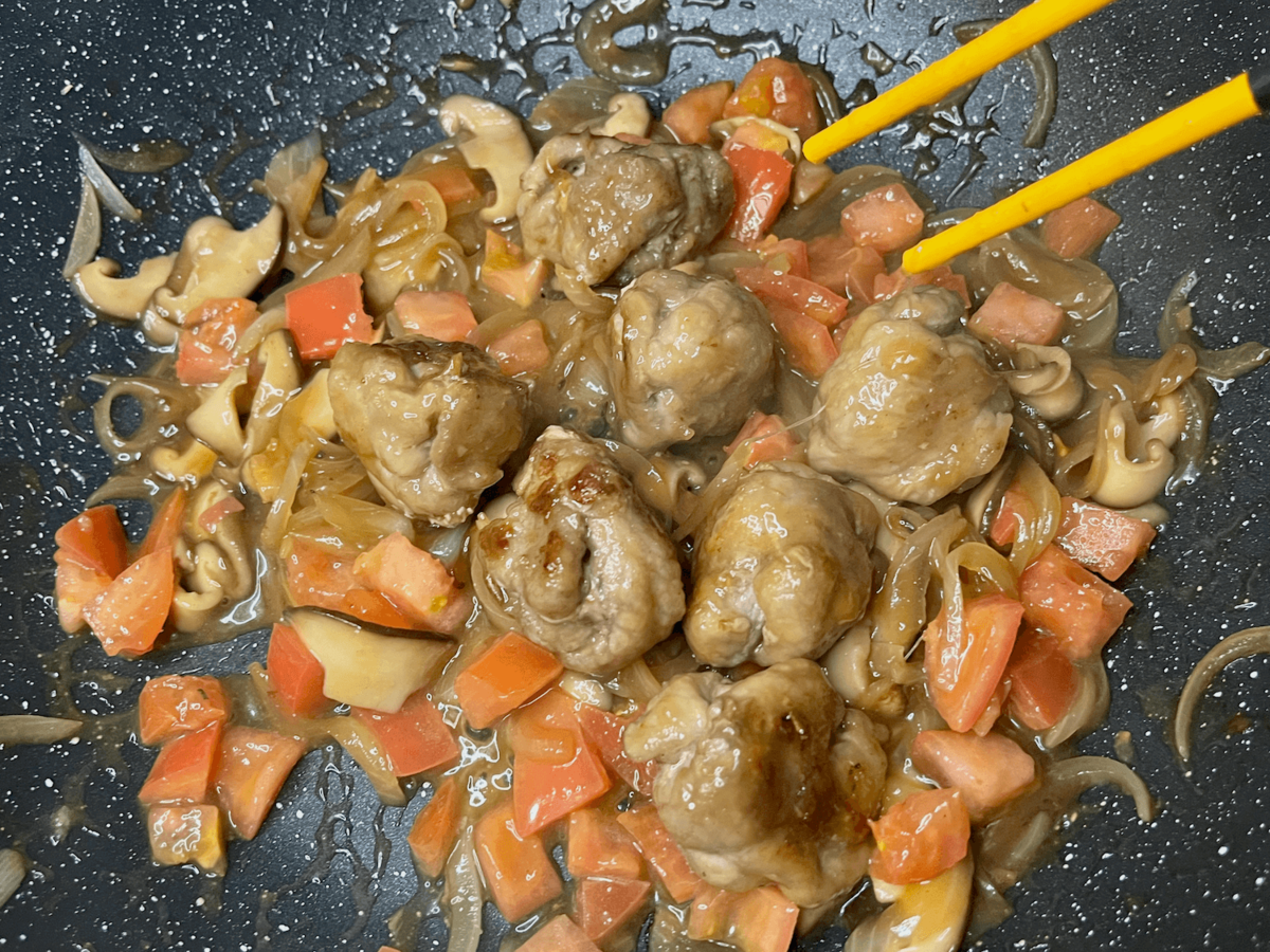 大庭英子さん「豚こまの丸め焼き 甘酢あん」